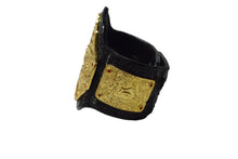Load image into Gallery viewer, WWE ワールドレスリングエンターテインメント HEAVY WEIGHT CHAMPION ブレスレット チャンピオン プロレス オフィシャル 良品 中古 4b002735