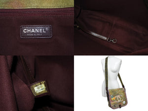極美品 CHANEL シャネル エンブロイダリー グラフィティ ショルダーバッグ A92789 ココマーク 21番台 カーキ 中古 4b002745