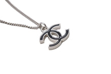 Load image into Gallery viewer, 極美品 CHANEL シャネル ココマーク ネックレス 重量約6.3g 07V刻印 全長約43cm メタル シルバー ブラック 中古 4b002798