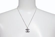 Load image into Gallery viewer, 極美品 CHANEL シャネル ココマーク ネックレス 重量約6.3g 07V刻印 全長約43cm メタル シルバー ブラック 中古 4b002798
