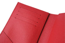 Load image into Gallery viewer, 新品未使用 LOUIS VUITTON ルイヴィトン モノグラム クーヴェルテュール パスポール 新作 パスケース M13424 村上隆 ブラウン 中古 4b002808