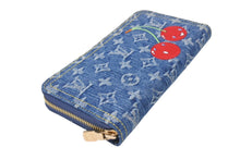 Load image into Gallery viewer, 新品未使用 LOUIS VUITTON ルイヴィトン モノグラム デニム ジッピー ウォレット チェリー 新作 M23161 村上隆 ブルー 中古 4b002810