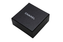 Load image into Gallery viewer, 極美品 CHANEL シャネル ピアス ココマーク 両耳 09V刻印 メタル ラインストーン シルバー 0.8g 中古4b002822