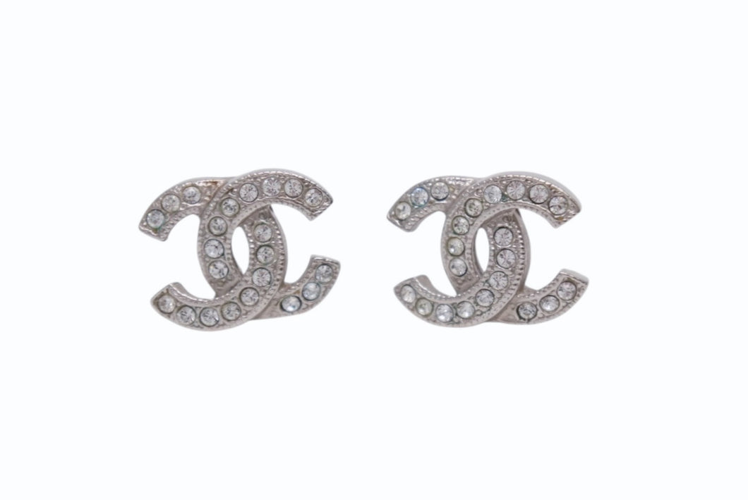 極美品 CHANEL シャネル ココマーク ピアス 重量約2.6g F19V刻印 ラインストーン メタル シルバー クリア 両耳用 中古 4b002817