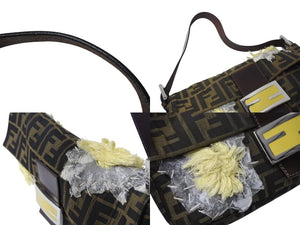 極美品 FENDI フェンディ マンマバケット ワンショルダーバッグ 26424 ズッカ柄 フラワーモチーフ 刺繍 シルバー金具 中古 4b002837