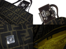 Load image into Gallery viewer, 極美品 FENDI フェンディ マンマバケット ワンショルダーバッグ 26424 ズッカ柄 フラワーモチーフ 刺繍 シルバー金具 中古 4b002837