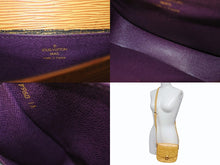 Load image into Gallery viewer, LOUIS VUITTON ルイヴィトン ミニ サンクルー ショルダーバッグ M52219 エピ レザー イエロー ゴールド金具 良品 中古 4b002842