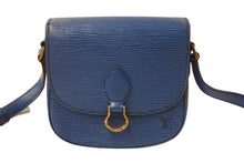 Load image into Gallery viewer, LOUIS VUITTON ルイヴィトン エピ ミニサンクルー ショルダーバッグ M52215 トレドブルー ゴールド金具 良品 中古 4b002876