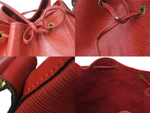 Load image into Gallery viewer, LOUIS VUITTON ルイヴィトン エピ ノエ 巾着ショルダーバッグ M44007 カスティリアンレッド レザー ゴールド金具 良品 中古 4b002881