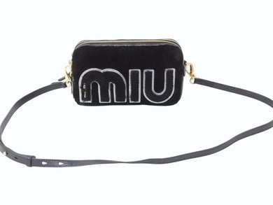 極美品 MIUMIU ミュウミュウ 18-19AW シアリング ロゴ ショルダーバッグ ブラック 黒 ファー 5BH084 ゴールド金具 中古 4b002885