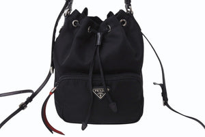 PRADA プラダ スタッズ 巾着 ショルダーバッグ 1BH038 イタリア製 ナイロン レザー ブラック レッド シルバー金具 美品 中古 4b002886