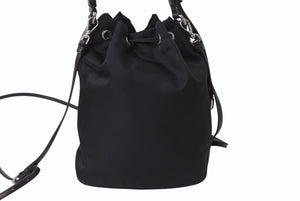 PRADA プラダ スタッズ 巾着 ショルダーバッグ 1BH038 イタリア製 ナイロン レザー ブラック レッド シルバー金具 美品 中古 4b002886