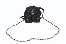 Load image into Gallery viewer, 極美品 PRADA プラダ リナイロンミニチェーンショルダーバッグ リュック型 BZ0029 ナイロン レザー ブラック 中古 4b002892