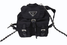 Load image into Gallery viewer, 極美品 PRADA プラダ リナイロンミニチェーンショルダーバッグ リュック型 BZ0029 ナイロン レザー ブラック 中古 4b002892