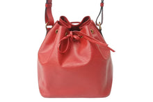 Load image into Gallery viewer, LOUIS VUITTON ルイヴィトン エピ ノエ 巾着ショルダーバッグ M44007 カスティリアンレッド レザー ゴールド金具 美品 中古 4b002903