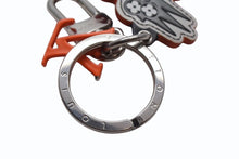 Load image into Gallery viewer, LOUIS VUITTON ルイヴィトン LV フレンズ ポルトクレ・LVウルフ MP2915 キーホルダー キーチャーム 美品 中古 4b002929