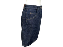 Load image into Gallery viewer, 新品同様 HERMES エルメス 20SS コットン デニムスカート セリエボタン 06-7308 ネイビー サイズ34 中古 4b002936