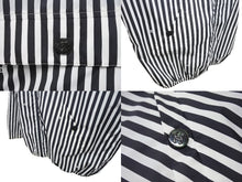 Load image into Gallery viewer, 新品同様品 CHANEL シャネル ストライプ 24年 アノラック メンズ ココマーク ジャケット P76215 サイズ36 ブラック ホワイト 中古 4b002941