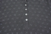 Load image into Gallery viewer, CHANEL シャネル ニット 長袖トップス メンズ P59800K07807 サイズ46 ヘンリーネック ココマーク ココボタン カシミア ブラック 美品 中古 4b002942