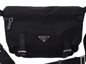 PRADA プラダ VERA トライアングルロゴ ショルダーバッグ メッセンジャーバッグ ナイロン レザー ブラック シルバー金具 美品 中古 4b002978