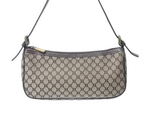 Load image into Gallery viewer, 極美品 CELINE セリーヌ ワンショルダーバッグ ハンドバッグ マカダム柄 CE00/23 イタリア製 キャンバス レザー ゴールド金具 美品 中古 4b002983