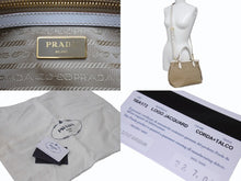 Load image into Gallery viewer, 極美品 PRADA プラダ ハンドバッグ ショルダーバッグ 2way 1BA172 キャンバス レザー ホワイト ベージュ ゴールド金具 中古 4b002997