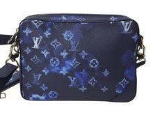 Load image into Gallery viewer, 新品同様 LOUIS VUITTON ルイヴィトン モノグラム ウォーターカラー トリオ メッセンジャー ショルダーバッグ M57840 ブルー 中古 4b002998