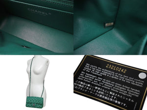 極美品 CHANEL シャネル 横長 20cm ショルダーバッグ A69900 23番台 ミニマトラッセ グリーン ショルダーチェーン ラムスキン 中古 4b003005