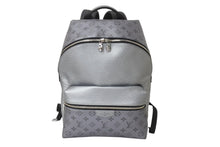 Load image into Gallery viewer, LOUIS VUITTON ルイヴィトン ディスカバリー バックパックPM リュック M30835 タイガラマ モノグラム シルバー グレー 美品 中古 4b003023