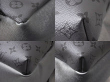 Load image into Gallery viewer, LOUIS VUITTON ルイヴィトン ディスカバリー バックパックPM リュック M30835 タイガラマ モノグラム シルバー グレー 美品 中古 4b003023