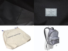 Load image into Gallery viewer, LOUIS VUITTON ルイヴィトン ディスカバリー バックパックPM リュック M30835 タイガラマ モノグラム シルバー グレー 美品 中古 4b003023