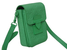 Load image into Gallery viewer, 極美品 LOUIS VUITTON ルイヴィトン Sロック ヴェルティカル ウエアラブル ウォレット ショルダーバッグ M81525 ヴァージルアブロー 中古 4b003031