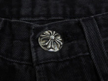 画像をギャラリービューアに読み込む, CHROME HEARTS クロムハーツ セメタリークロスパッチ デニムパンツ サイズ26 Levi&#39;s リーバイス レディース ブラック 20パッチ 美品 中古 4b003166 