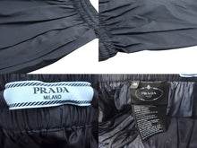 画像をギャラリービューアに読み込む, PRADA プラダ ショートパンツ ショーツ P218G サイズ36 シルクトライアングルロゴ 三角プレート ネイビー 美品 中古 4b003178 