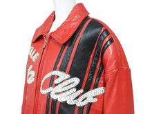 Load image into Gallery viewer, pellepelle ペレペレ SODA CLUB ソーダクラブ レザージャケット サイズ42 パッチ スタッズ ラインストーン レッド ブラック 美品 中古 4b003184