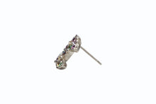 Load image into Gallery viewer, 極美品 CHANEL シャネル ココマーク ピアス 重量約3.2g A17K刻印 シルバー マルチカラー ラインストーン メタル 両耳用 中古 4b003226