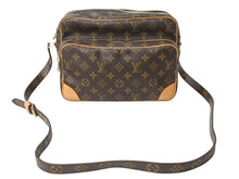 Load image into Gallery viewer, 極美品 LOUIS VUITTON ルイヴィトン ナイル ショルダーバッグ M45244 モノグラム ブラウン PVC レザー ゴールド金具 中古 4b003239