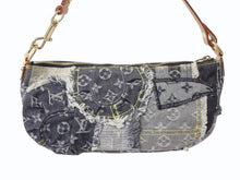 Load image into Gallery viewer, 極美品 LOUIS VUITTON ルイヴィトン モノグラムデニム パウチィ ワンショルダーバッグ ブラック M95383 中古 4b003255
