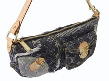 Load image into Gallery viewer, 極美品 LOUIS VUITTON ルイヴィトン モノグラムデニム パウチィ ワンショルダーバッグ ブラック M95383 中古 4b003255