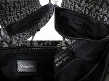 Load image into Gallery viewer, 極美品 Christian Dior クリスチャンディオール トロッター サドルバッグ ブラック ガリアーノ期 シルバー金具 ブラック ワンショルダー ロゴ 中古 4b003266