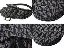 Load image into Gallery viewer, 極美品 Christian Dior クリスチャンディオール トロッター サドルバッグ ブラック ガリアーノ期 シルバー金具 ブラック ワンショルダー ロゴ 中古 4b003266