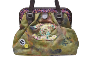 極美品 CHANEL シャネル エンブロイダリー グラフィティ がま口 ハンドバッグ カーキ A92791 アンティークシルバー金具 中古 4b003342