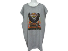 Load image into Gallery viewer, HARLEY DAVIDSON ハーレーダビッドソン ノースリーブTシャツ COLONIAL グレー ブラウン レッド イエロー サイズ2XL 美品 中古 4b003370