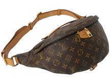 Load image into Gallery viewer, LOUIS VUITTON ルイヴィトン ボディバッグ M43644 バムバッグ ブラウン モノグラムキャンバス 美品 中古 4b003375