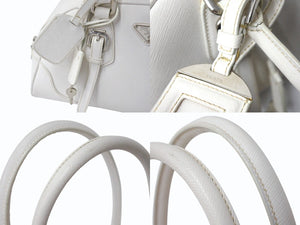 PRADA プラダ ハンドバッグ トライアングル ロゴ バッグ ホワイト サフィアーノレザー シルバー金具 美品 中古 4b003396