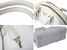 Load image into Gallery viewer, PRADA プラダ ハンドバッグ トライアングル ロゴ バッグ ホワイト サフィアーノレザー シルバー金具 美品 中古 4b003396