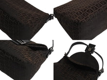 Load image into Gallery viewer, FENDI フェンディ マンマバケット ワンショルダーバッグ ズッカ柄 キャンバス レザー ブラウン ブラックメタル金具 美品 中古 4b003401