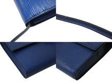 Load image into Gallery viewer, LOUIS VUITTON ルイヴィトン アルシュ ショルダーバッグ クラッチバッグ M52575 エピレザー ブルー ゴールド金具 良品 中古 4b003411