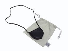 Load image into Gallery viewer, 極美品 LOEWE ロエベ ヒールポーチ ミニ ショルダーストラップ付きコインケース 小物 スペイン製 レザー ブラック 中古 4b003421