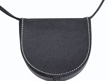 Load image into Gallery viewer, 極美品 LOEWE ロエベ ヒールポーチ ミニ ショルダーストラップ付きコインケース 小物 スペイン製 レザー ブラック 中古 4b003421